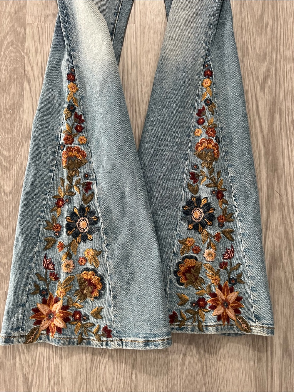 DRIFTWOOD Denim Free People Farrah Embroidered Flare Midrise Jeans Size 26 - Picture 5 of 9